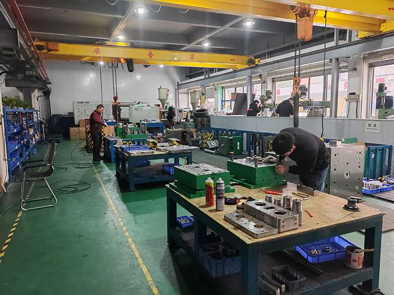 Assembling shop