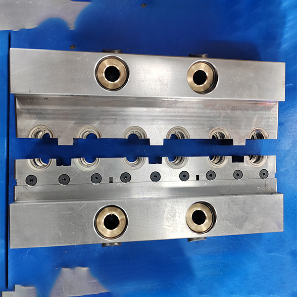 Precise Mold Components